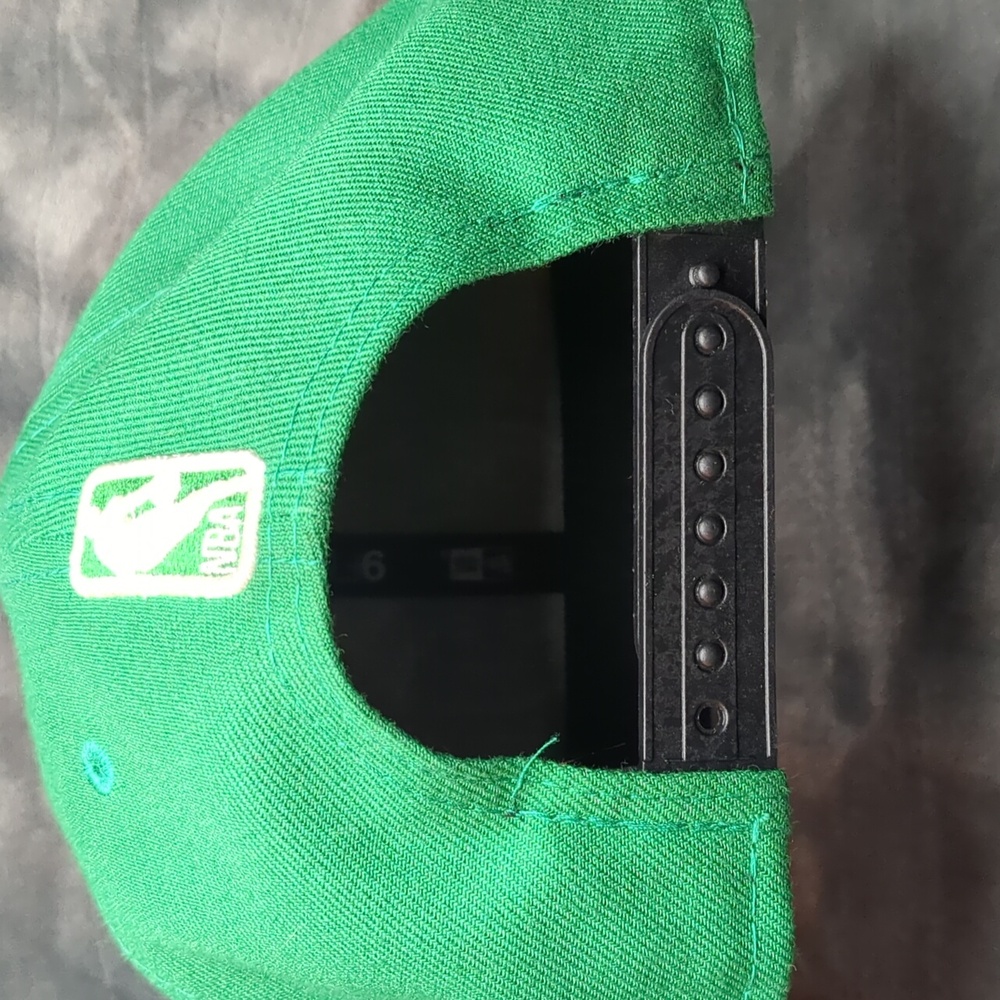 New Era Boston Celtics 2-Tone 9FIFTY adjustable snapback hat.  - Picture 15 of 16